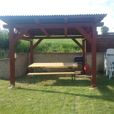 Chata U Rybnika Msecke Zehrovice Exterior foto